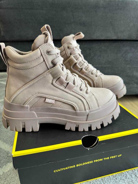 Боти Buffalo, 38 номер