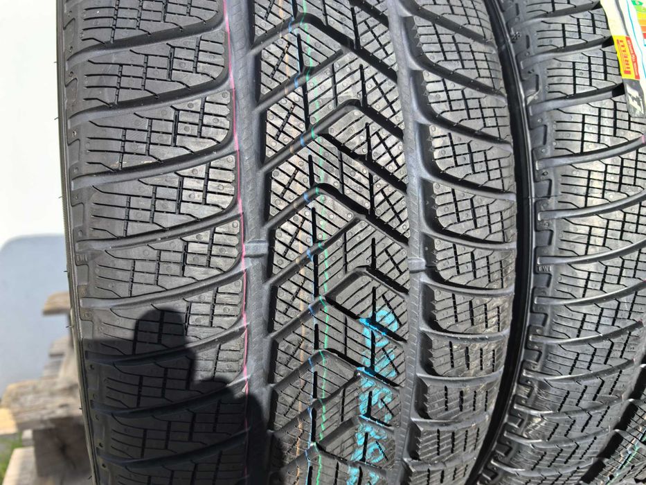 255/40/21 Пирели ДОТ 2020 г - Чисто Нови