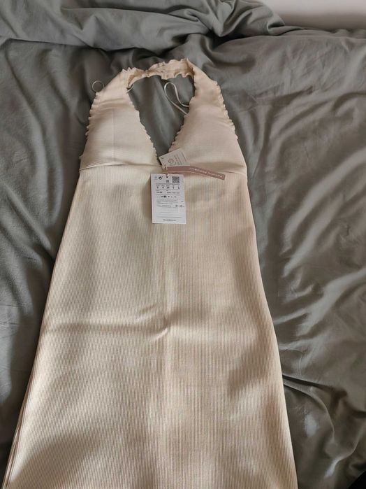 Къса рокля с гол гръб еластан и памук