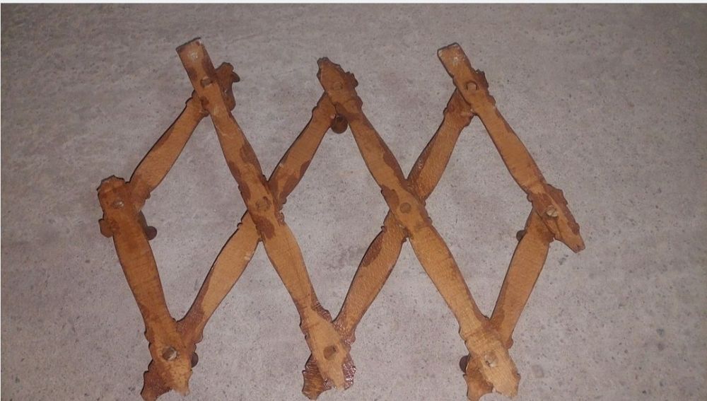 Стара  ретро закачалка за дрехи 2бр