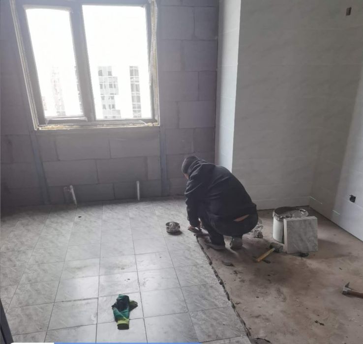 2 xonalik uy sotiladi 42 kv . 11 qavat. NURAFSHON CITY MARKAZIDA.