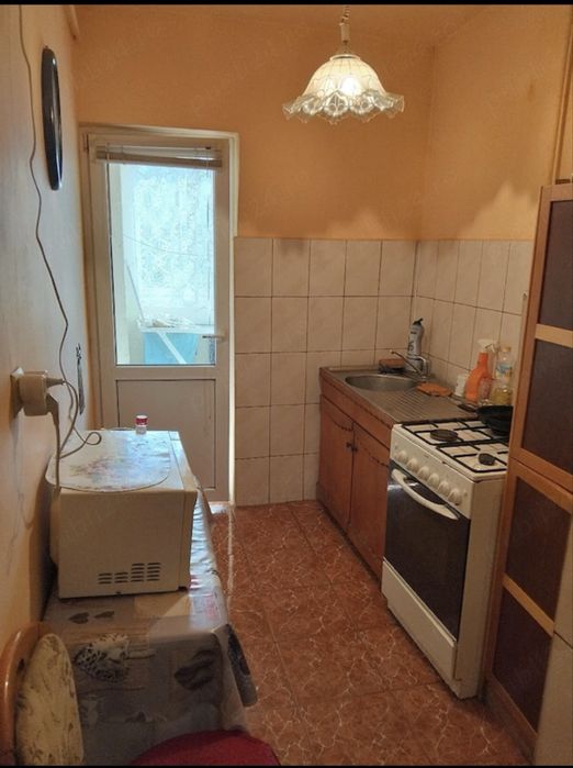 De inchiriat apartament cu o camera