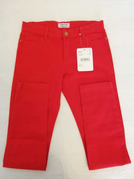 Нов детски панталон Mayoral за момче на 8 години.