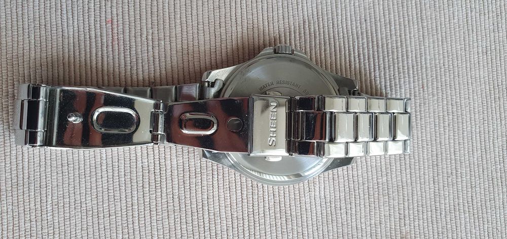 Часовник Casio Sheen