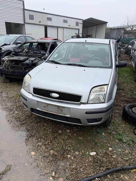 Dezmembrez Ford Fusion 1.3i 1.4i 1.4hdi 1.6i
