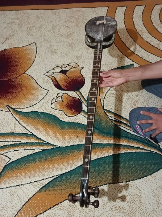 Qashqar Rubobi 200$ga olganman