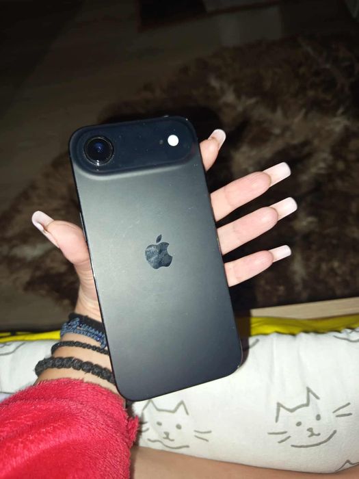 Iphone 17  air vand sau schimb