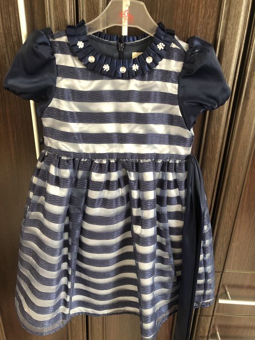 Платье продам. Фирма Deloras