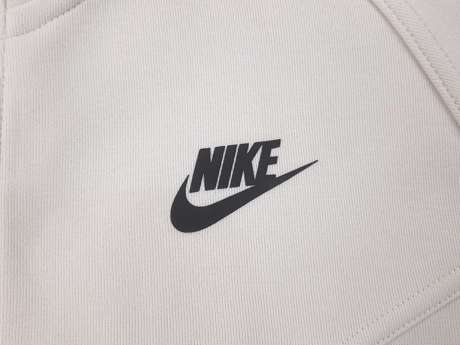 Nike Tech Fleece Windrunner - Оригинално дамско горнище размер S