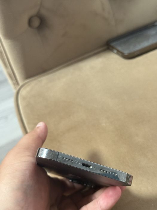 Vand carcasa iphone 13 pro max stare buna! Cu placa de baza!