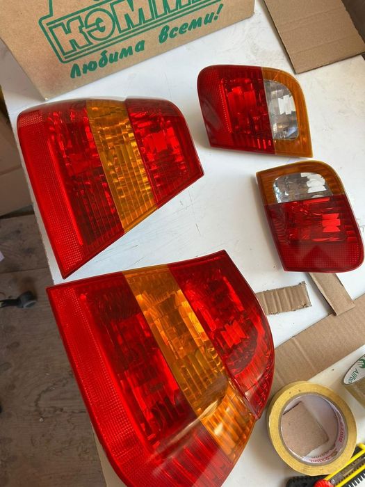 Продам задние фонари