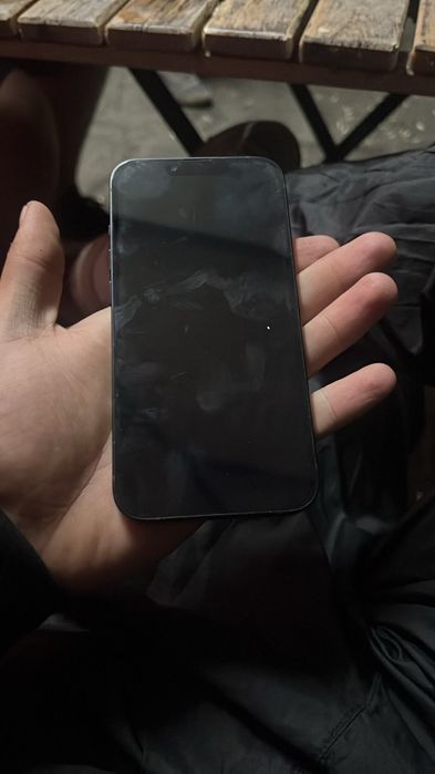 Vând iPhone 13 Midnight 128gb