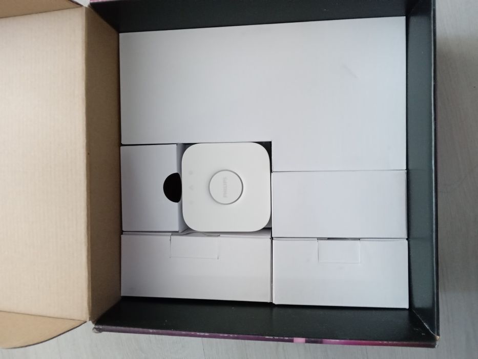 Стартов комплект Philips Hue Play Gradient PC Lightstrip 32-34