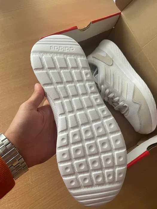 Vand adidasi adidas Archivo de barbati, noi cu eticheta si cutie