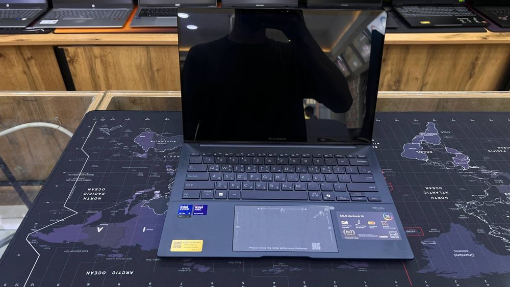 Asus Zenbook 14  ultra 9