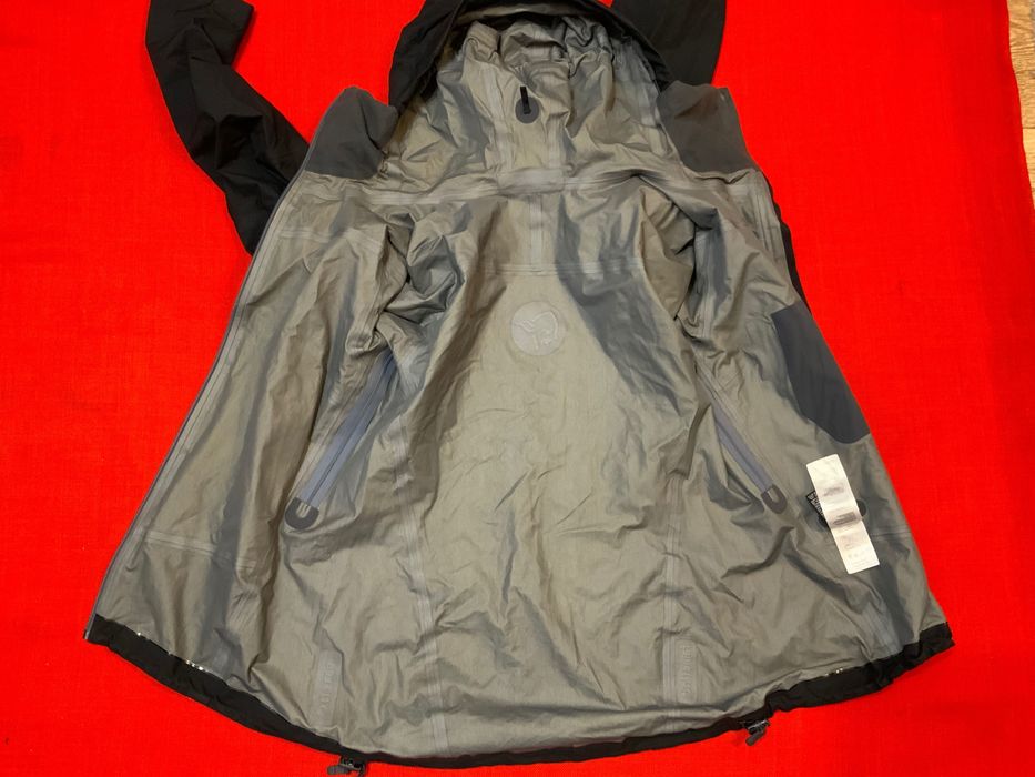 Norrona gore-tex-оригинлно дамско яке 36 с