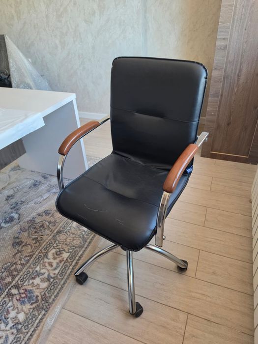 Продам офисное, компьютерное кресло