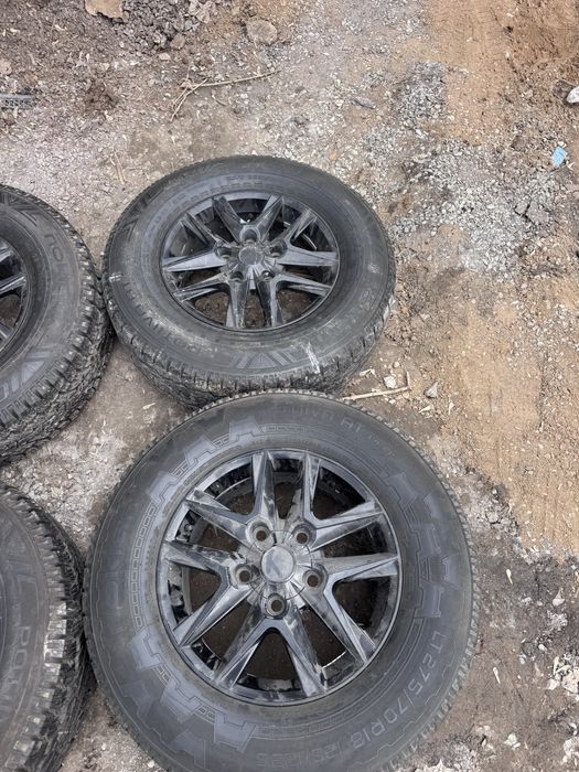 Диски с шинами  Лексус Крузак  р18