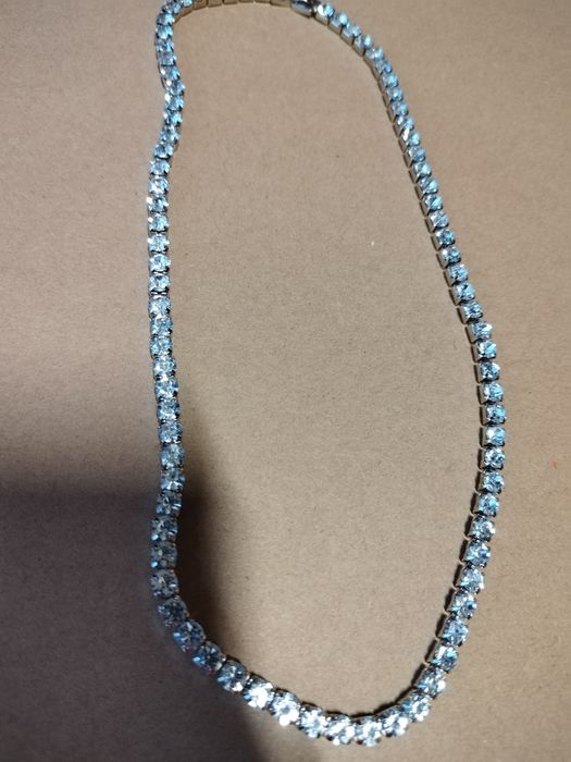 Vând bratari si lanturi