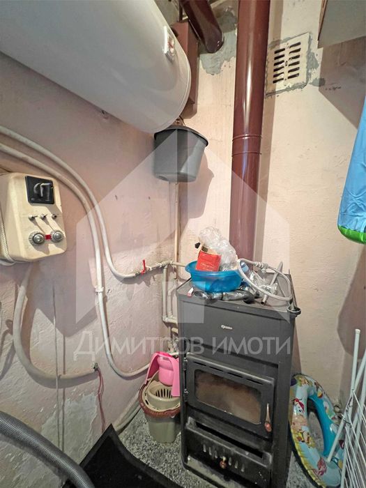 Продава двустаен апартамент готов за живеене - гр. Вълчи дол. Център.