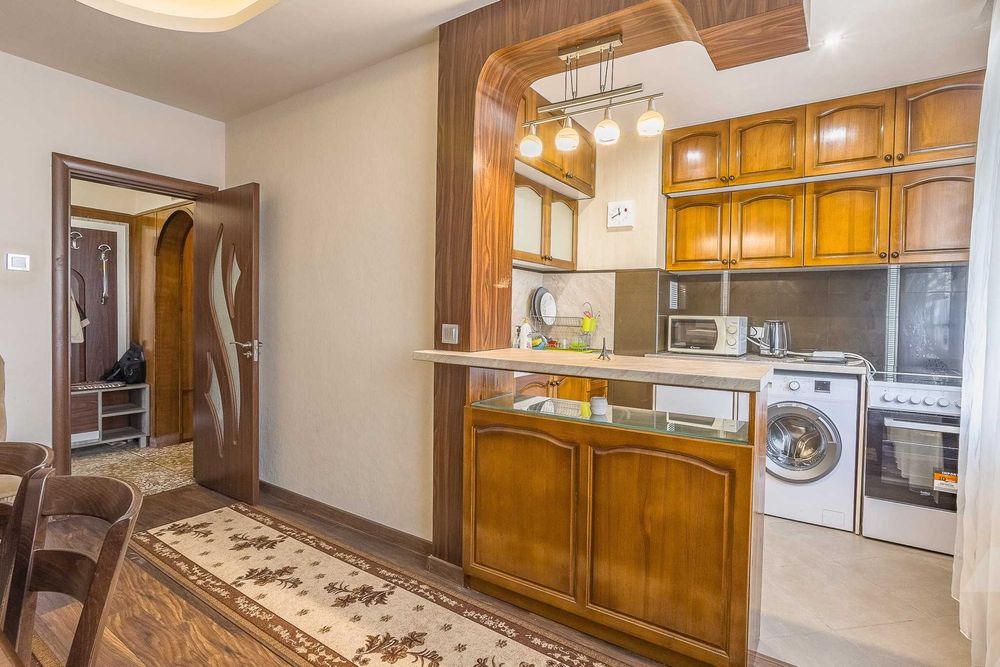 Дава се под наем Тристаен апартамент в София, Медицинска академия - 82 кв.м за 897.6 € - Снимка #3