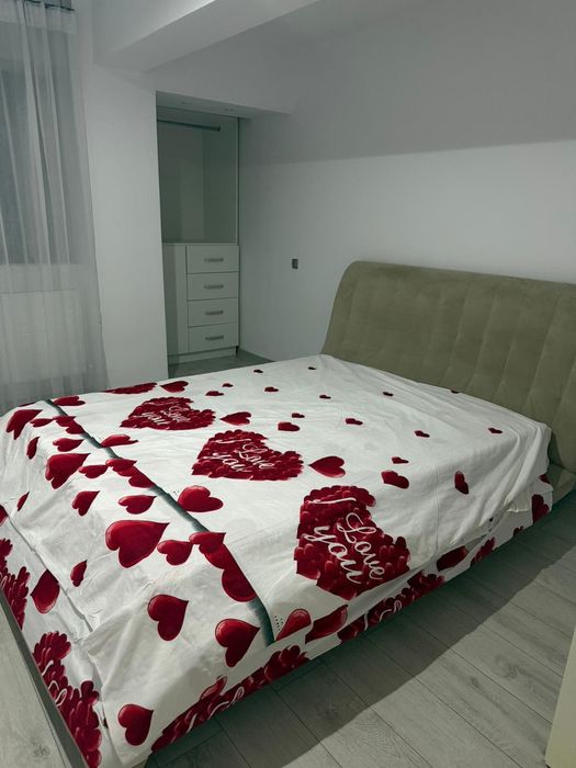 **DE ÎNCHIRIAT – Apartament 2 camere, decomandat, proaspăt renovat** .