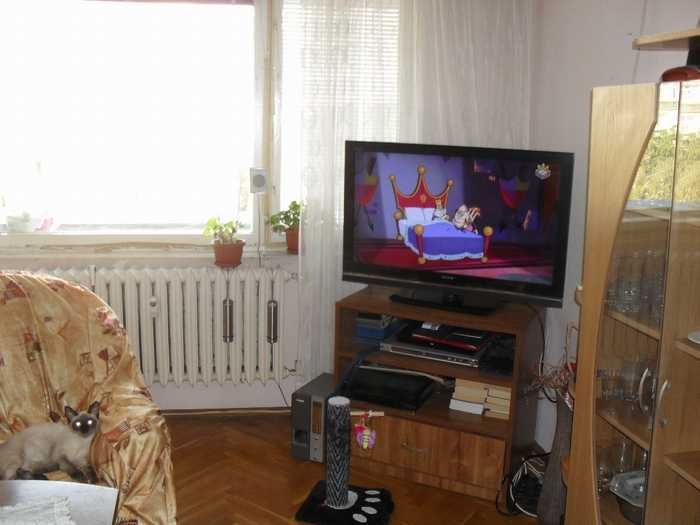 Продава се Тристаен апартамент в Русе, Център - 81 кв.м за 1852 €/кв.м - Снимка #2