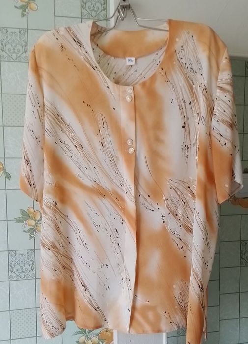 Продам блузки женские