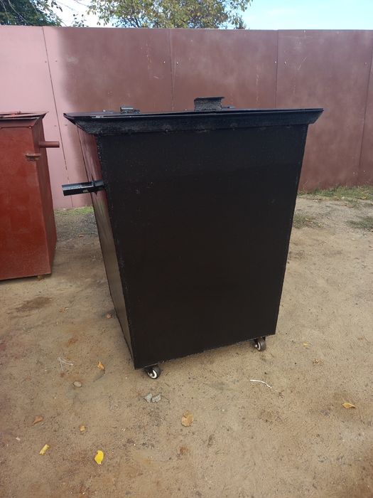 Продам мусорный бак контейнер