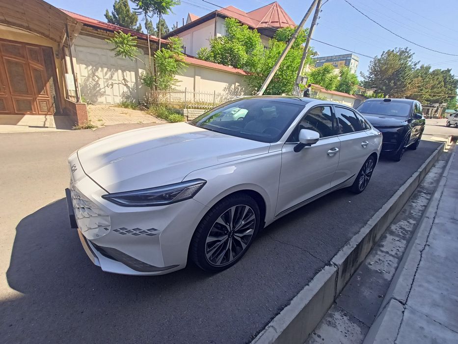 Продаю KIA K8 2022