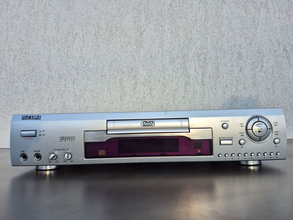 Vând DVD Player Marca RED STAR model 230