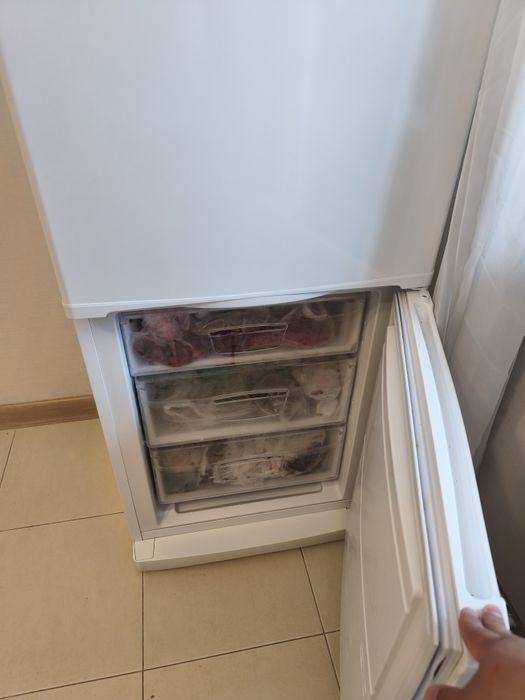 Холодильник INDESIT