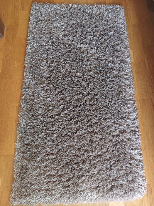 Vând 2 covoare shaggy