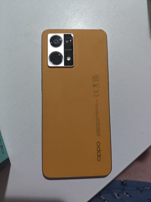 Oppo Reno 7 продам телефон не дорого также есть наушники новые