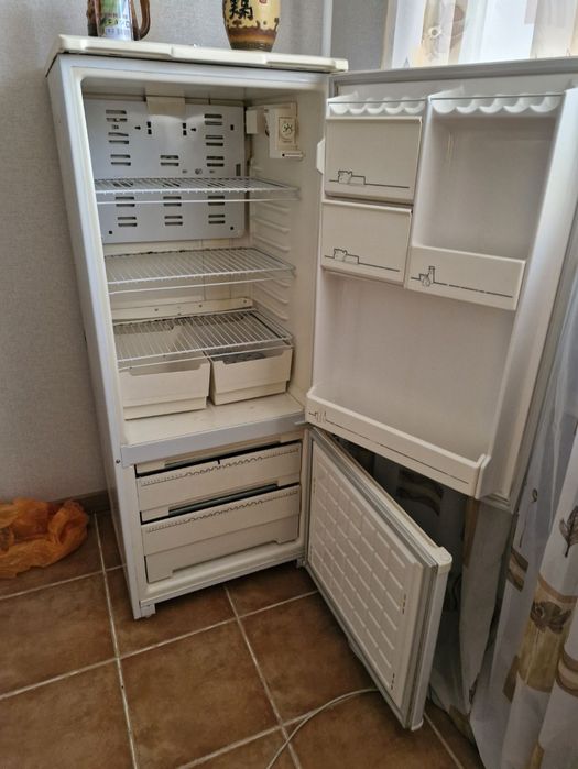 Холодильник Бирюса