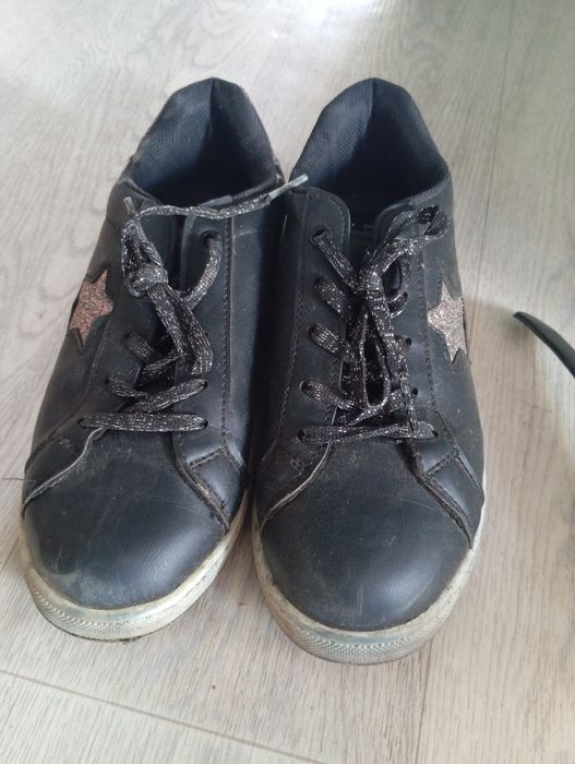 Продам обувь детску