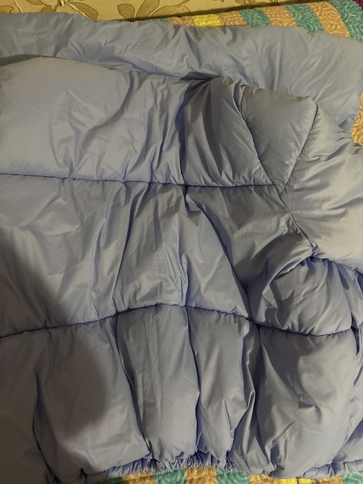 Продаи куртку голубую