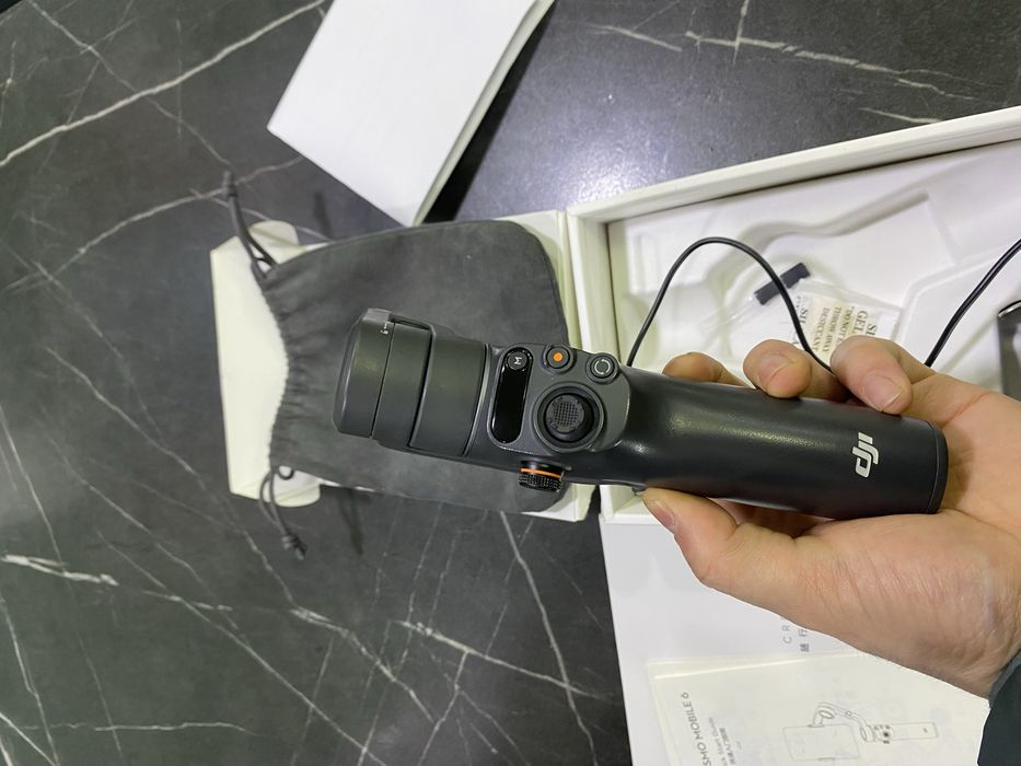 Продам стабилизатор DJI Osmo mobile 6