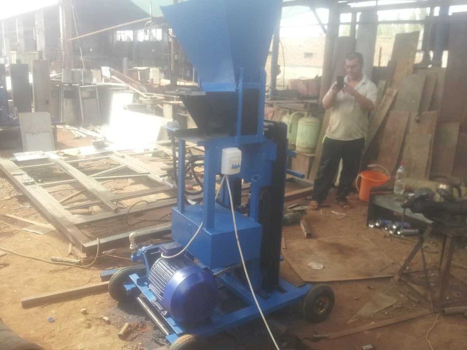 Станок гидравлический по производству облицовочного кирпича - Поставка ...