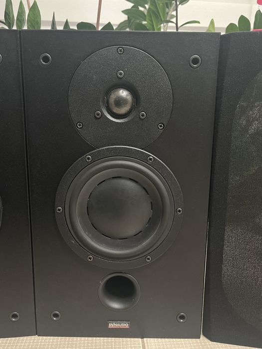 Тонколони Dynaudio audience 42W