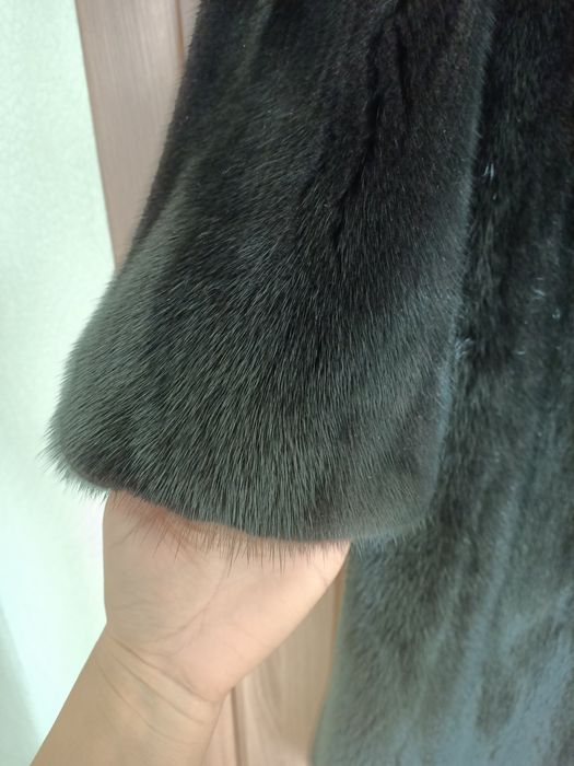 Продам шубу норковую.