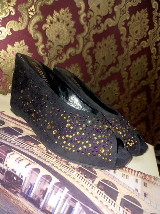 Продается женская обувь