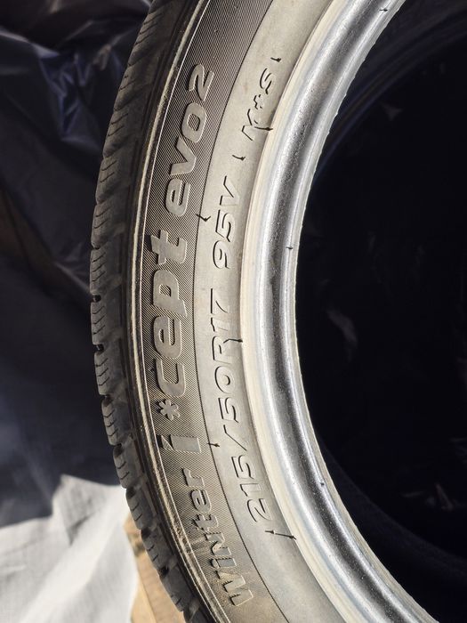 4 anvelope Hankook 215 50 R17 Winter icept Evo2