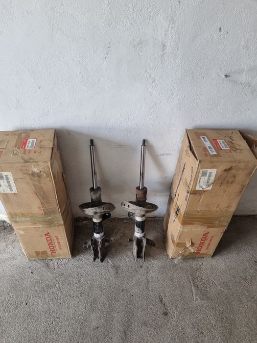 Амортизаторы передние б/у на HONDA CRV  4 поколения