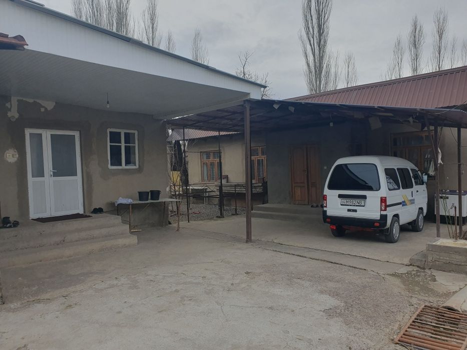 Ховли уй 5 хонали 2 времянка манзара жойда