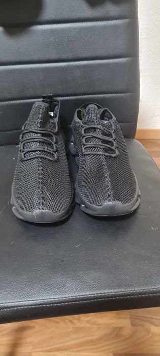 Продавам   обувки