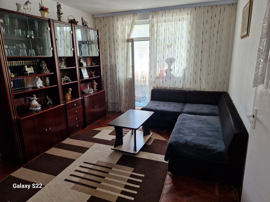 Vând apartament 3 camere Medgidia