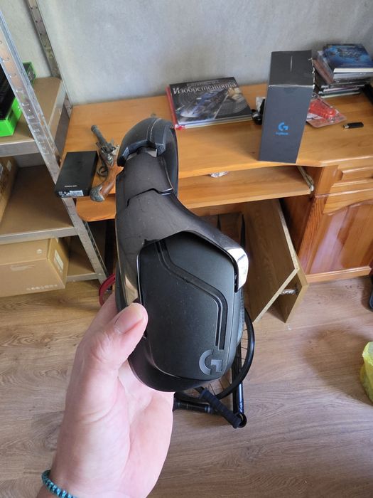 Слушалки Logitech g935