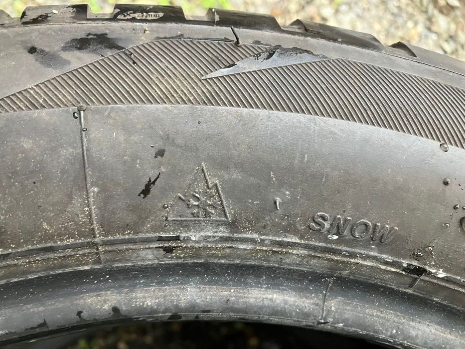 Anvelope iarnă Bridgestone 225/50 R17 98H