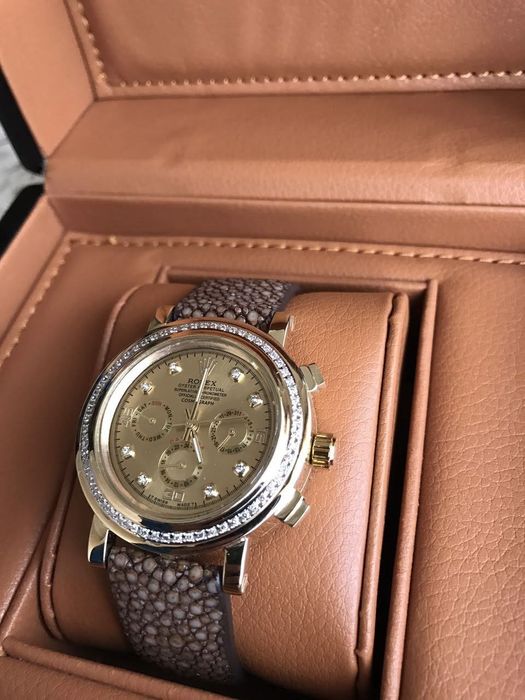 Rolex Daytona (золотые с бриллиантами Ереван)
Унисекс модель с брилли
